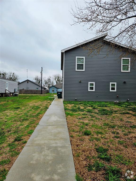 Building Photo - 305 Anderson St