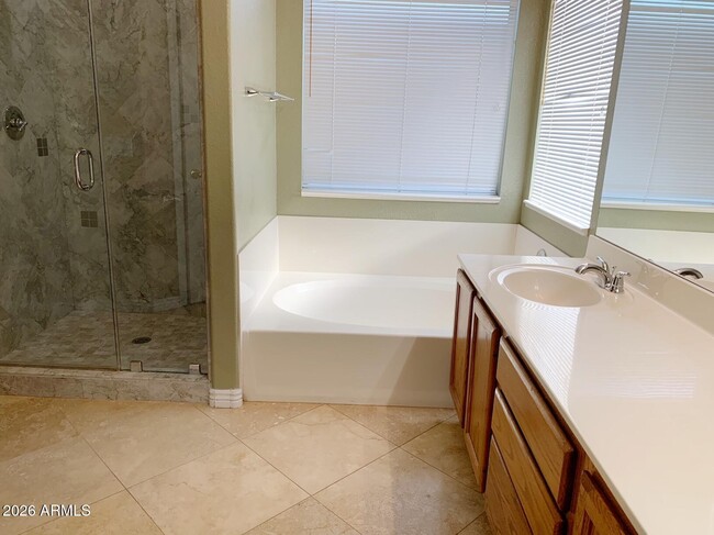 Building Photo - 354 W Bolero Dr