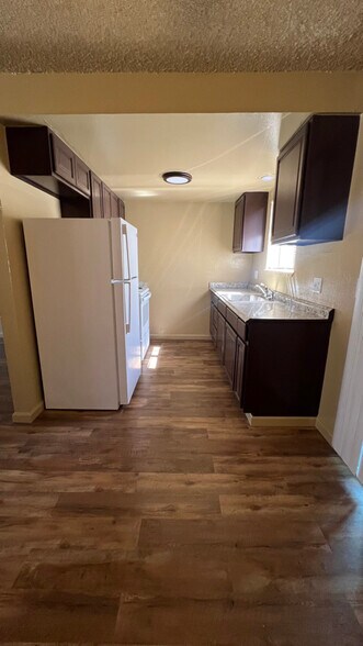 Building Photo - 738 Bedlow Dr