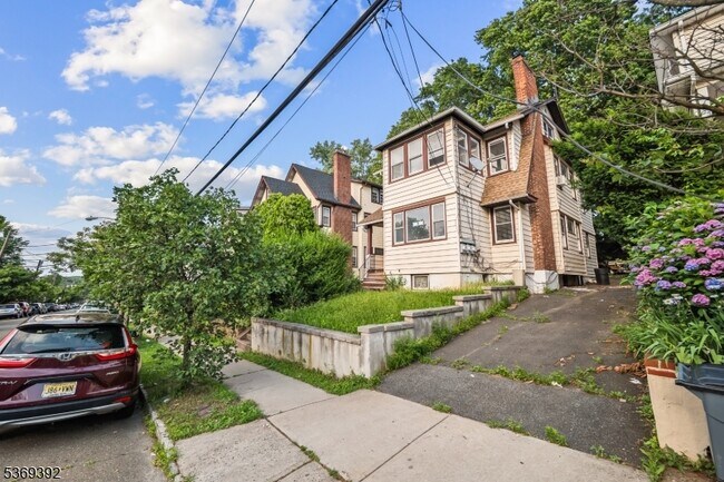 Building Photo - 27 Berkeley Pl