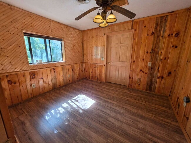 Building Photo - 24.2 Acres – Industrial Warehouse, Residential Or Office Space, Pole Shed & Recreational Land