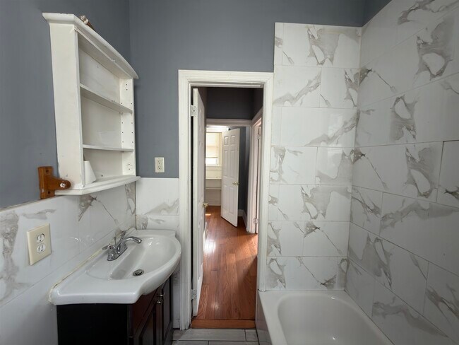 Building Photo - 225 Lembeck Ave