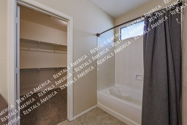 Building Photo - 39821 N Thunder Hills Ln