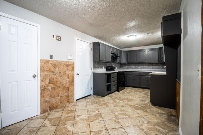 Building Photo - Great 3 Bed 2 Bath in OKC!