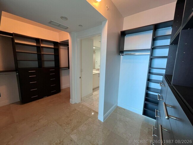 Building Photo - 1331 Brickell Bay Dr