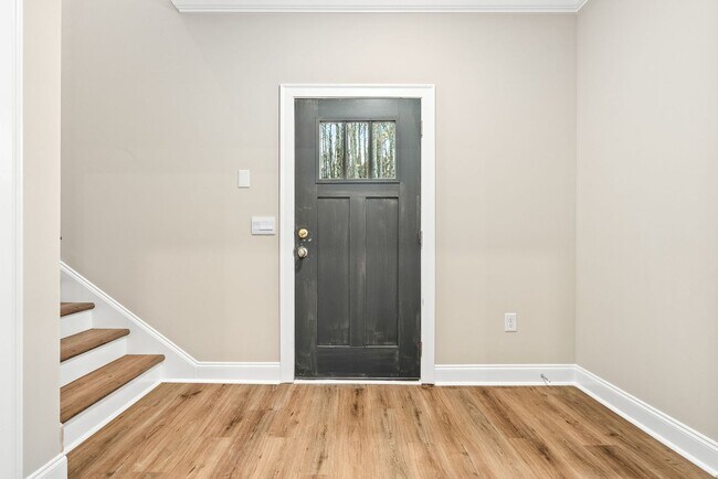 Building Photo - 1ST MONTH FREE!!