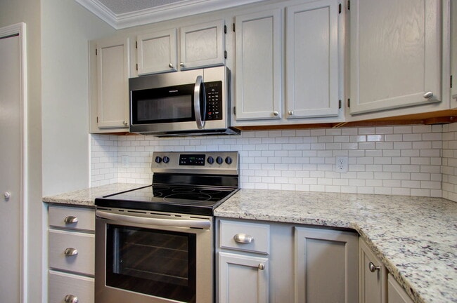 Building Photo - 156 Pecan Grove Ave