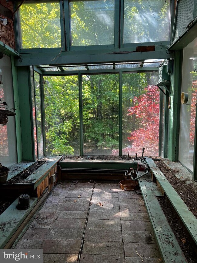 Building Photo - 50 Stonegate Dr