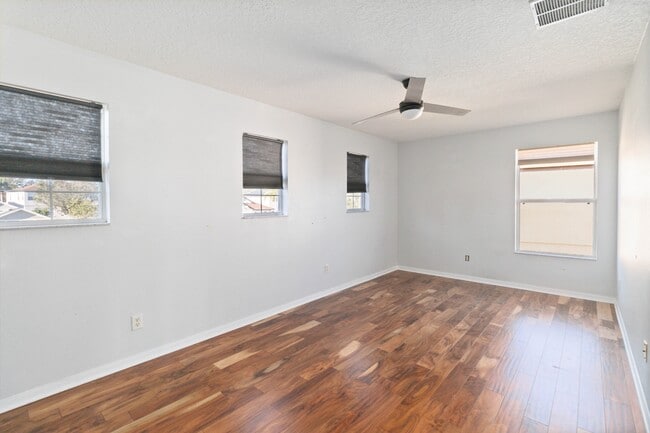 Building Photo - 1755 Delafield Dr