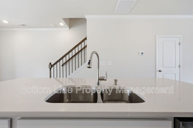 Building Photo - 2495 Tonoloway Dr