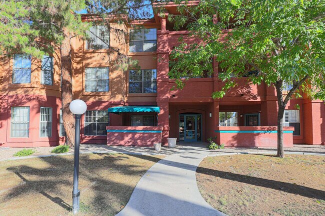 Building Photo - 14950 W Mountain View Blvd