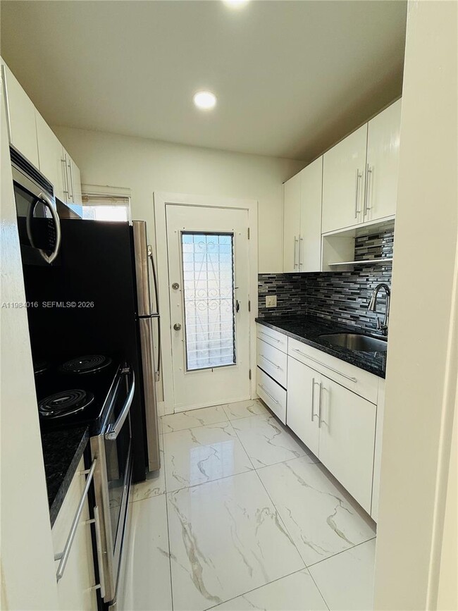 Building Photo - 617 SW 11th St