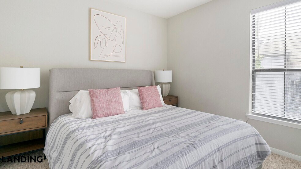 Building Photo - 2500 Woodland Park Dr