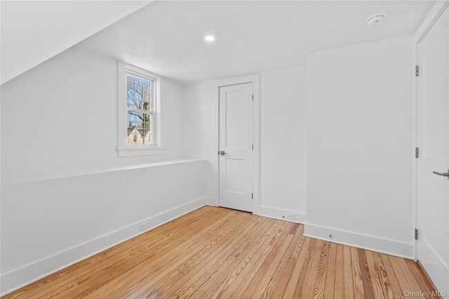 Building Photo - 26 Latimer Ln