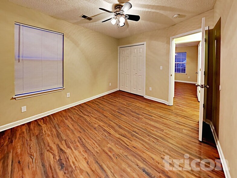 Building Photo - 162 Cogburn Rd