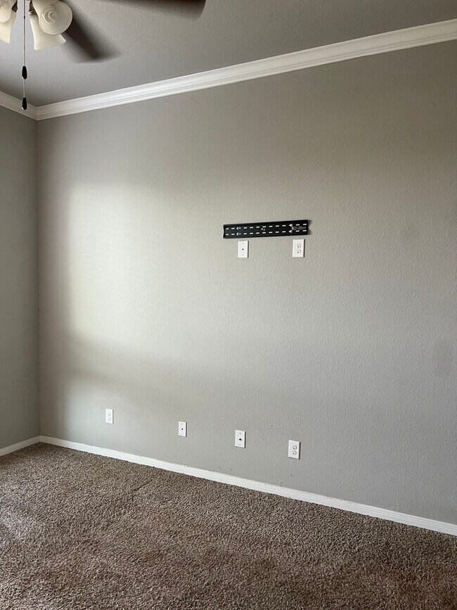 Building Photo - 8119 Redbrush