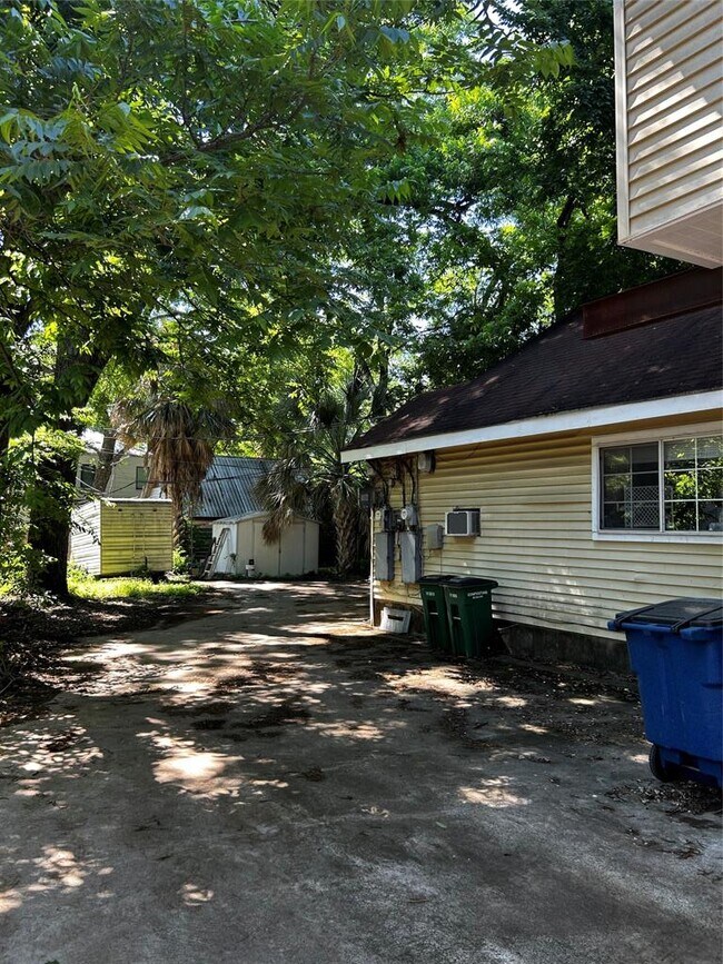 Building Photo - 4511 Avenue B