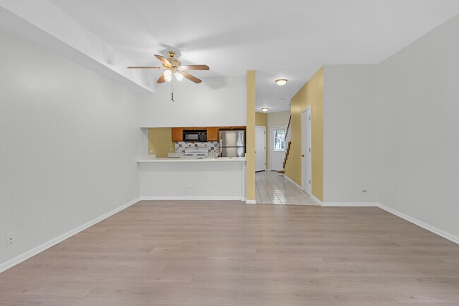Building Photo - 1126 Regency Dr