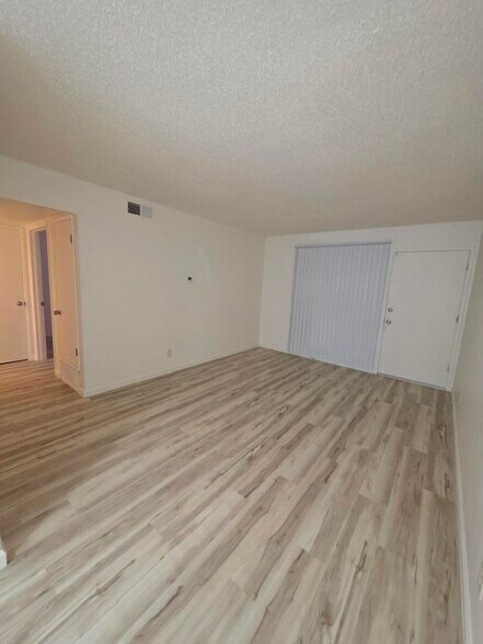 Building Photo - Riviera Terrace Apartments