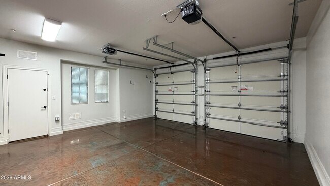 Building Photo - 1777 W Ocotillo Rd