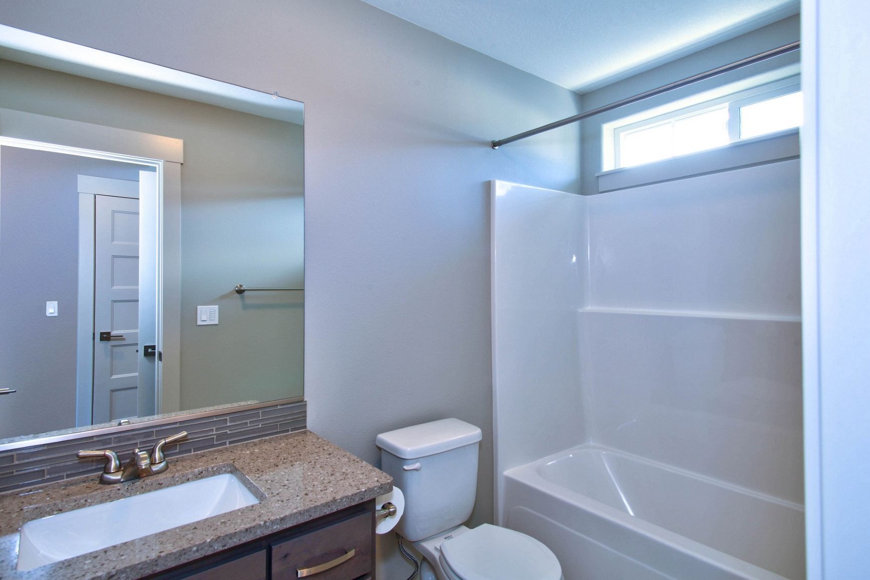 2nd Master Bath - 9424 N Macrum Ave