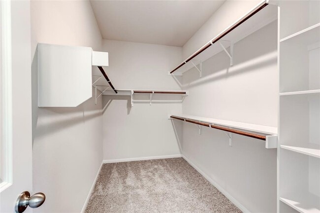 Building Photo - 141 Yellowstone Dr