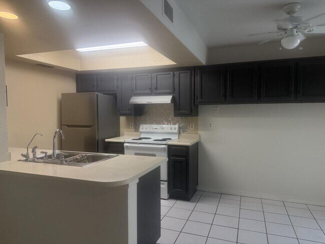 Building Photo - 2-bedroom condo at Stapley and University! MOVE IN SPECIAL!!