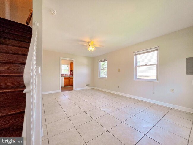 Building Photo - 5818 Fifer Dr