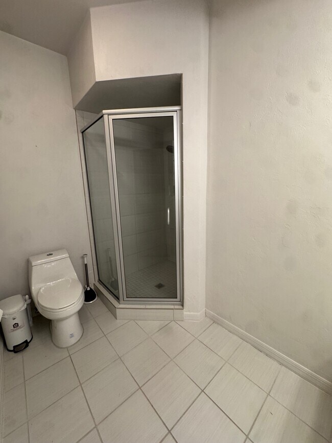 Building Photo - 4950 NW 1st Pl