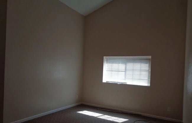 Building Photo - 1266 Hartford Cir