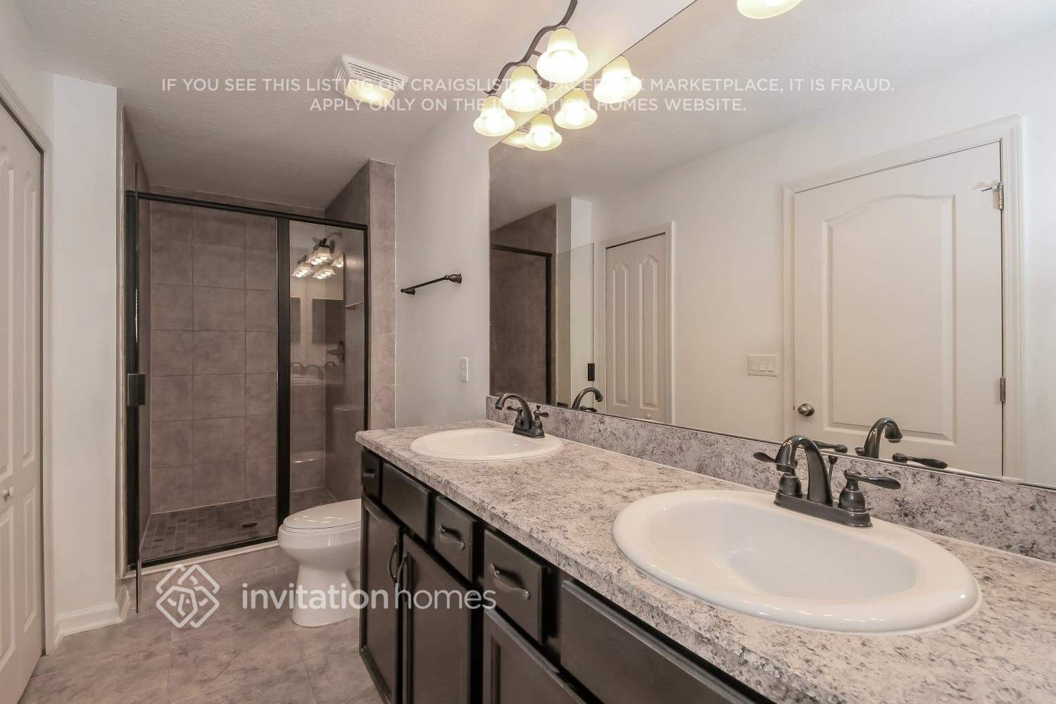 Building Photo - 431 Oasis Ln