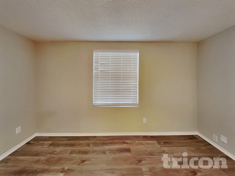 Building Photo - 2904 Crimson Clover Dr