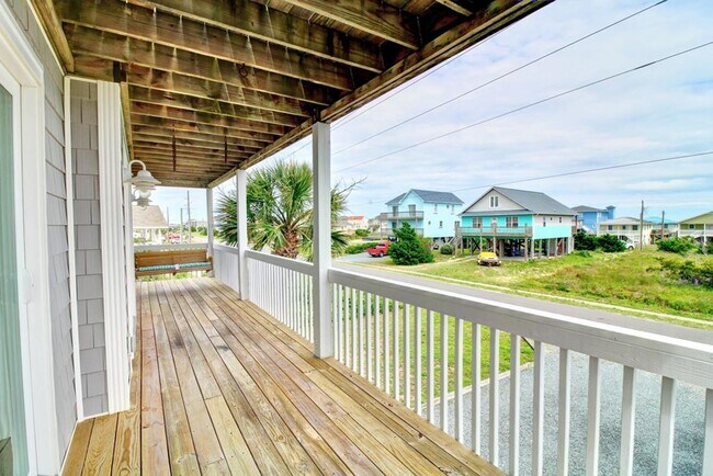 Building Photo - OFF SEASON Rental: 4 Bedroom Home on South Topsail available October 1st, 2026- April 30th, 2027