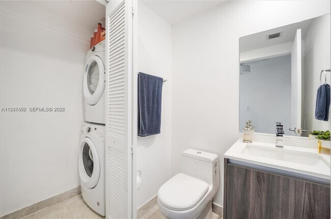 Building Photo - 488 NE 18th St