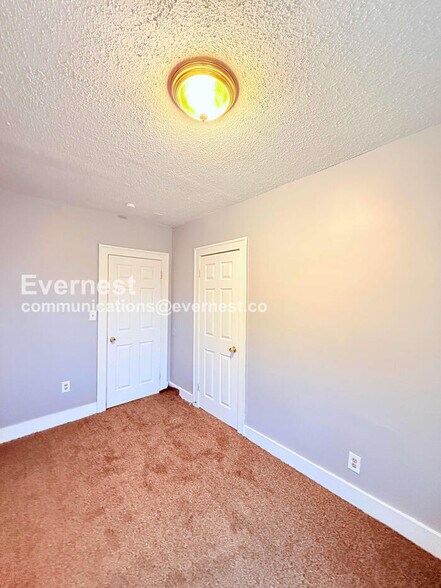 Building Photo - 8000 Pilgrim St