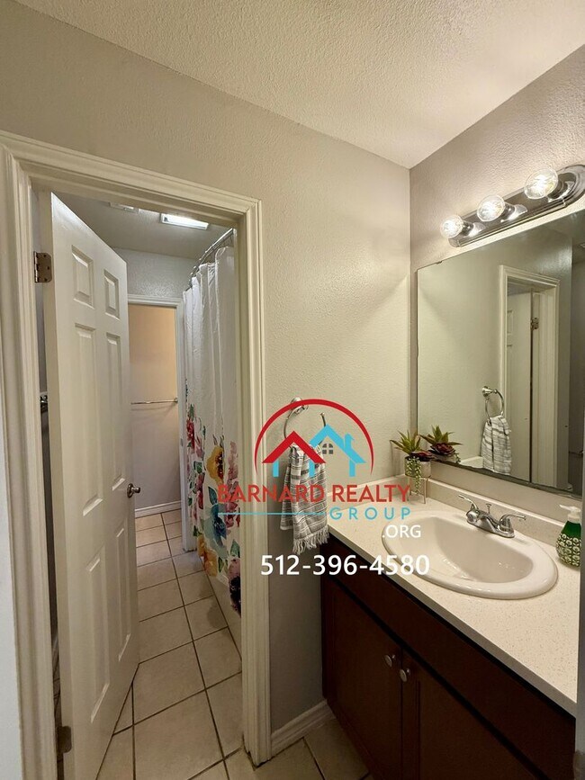 Building Photo - Available Now: Stand Alone 3 Bedroom, 1.5 Bath