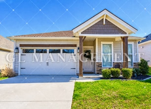 Building Photo - Must see home!!!! 3 bedroom, 2 bath one-level home