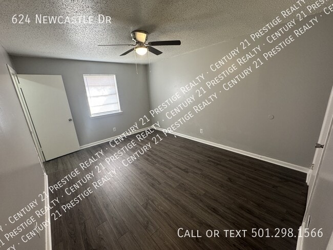 Building Photo - 624 Newcastle Dr