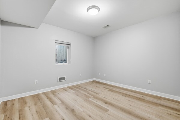 Building Photo - 943 Earley Lake Curve