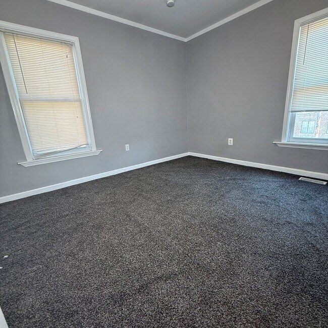 Building Photo - 151 Calvert Ave
