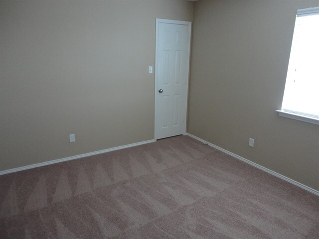 Building Photo - 5512 Parkview Hills Ln