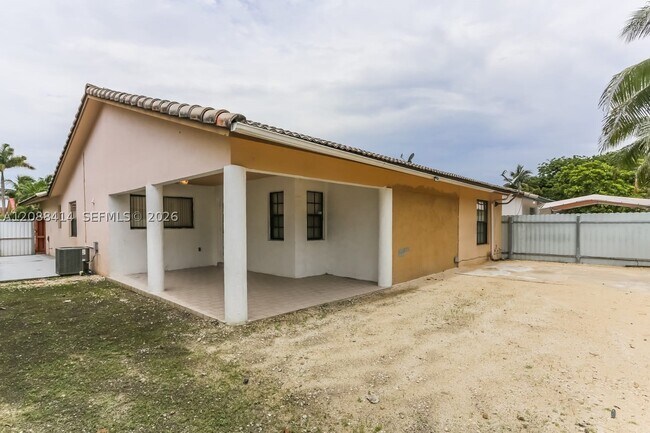 Building Photo - 4705 SW 143rd Ave