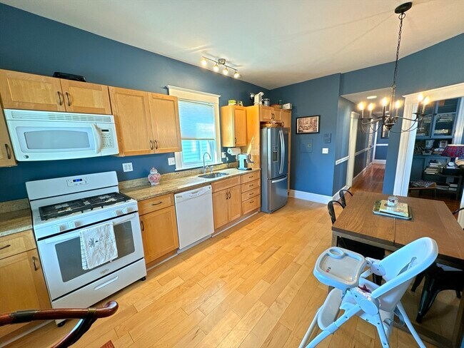 Building Photo - 103 Beech St