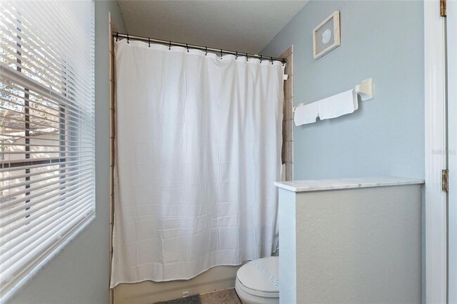 Building Photo - 546 Windsor Pl