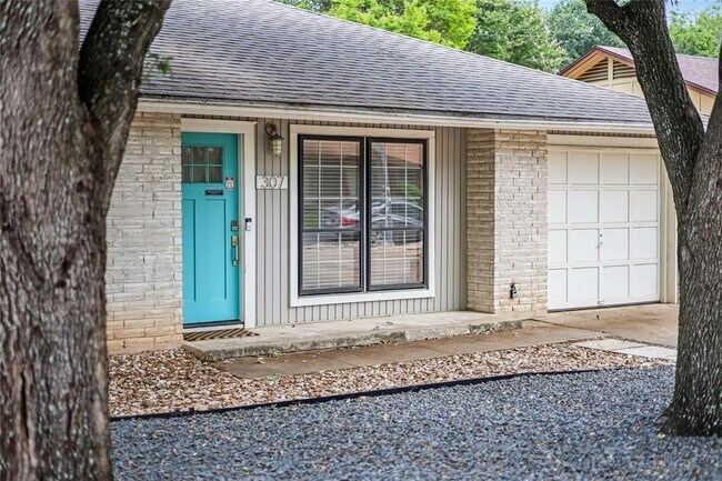 Building Photo - 307 Thistlewood Dr