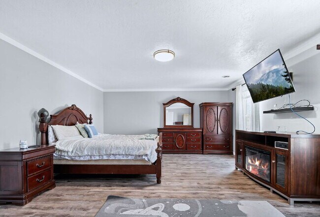 Building Photo - 1012 N Jullion Ave