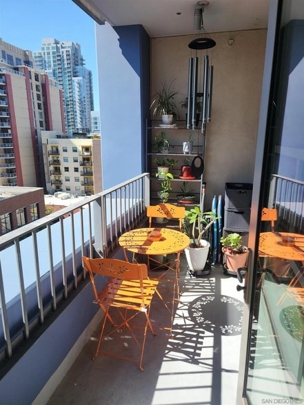 Building Photo - 321 Tenth Ave