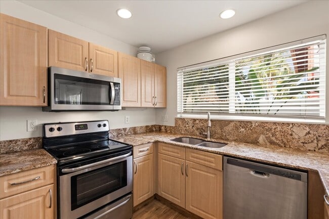 Building Photo - 21 Henohea Pl