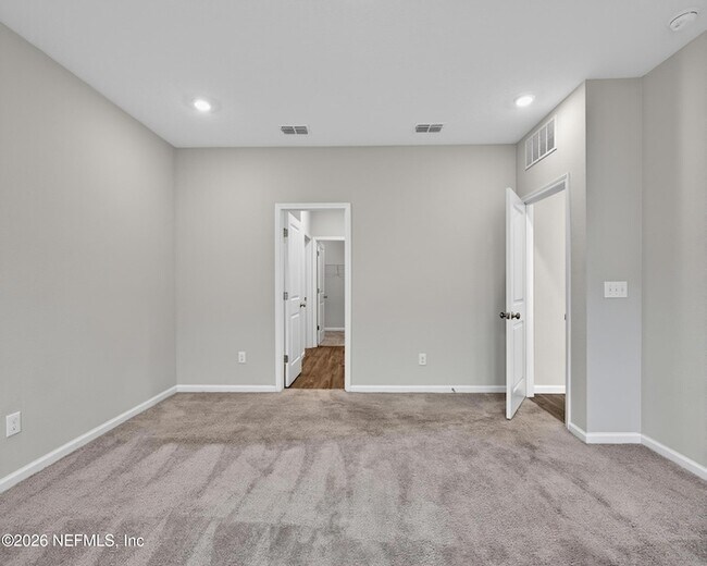 Building Photo - 14757 Cashew Ave
