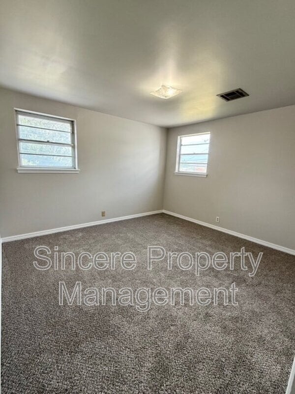 Building Photo - 4013 NW 57th St